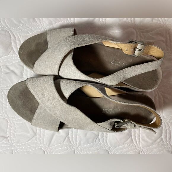 Janet Sport Bone Colored Platform Shoes Size 5.5 - Picture 2 of 8